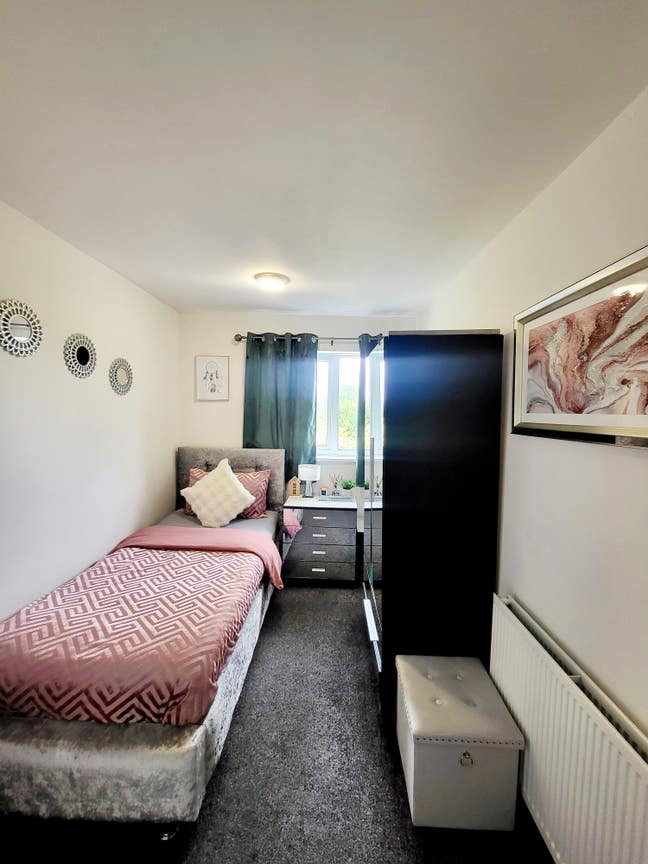  Single room fully furnished for a female Main Photo