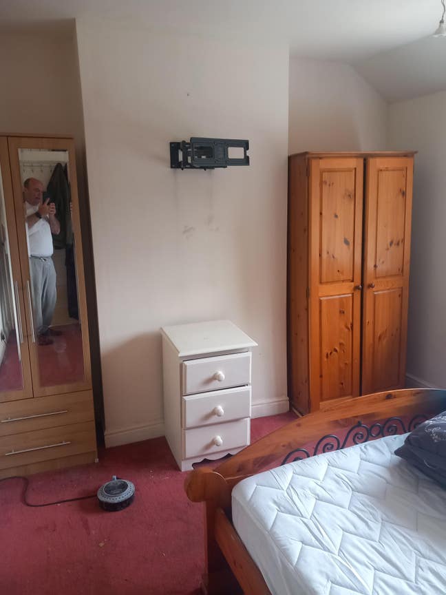 Double room in nice house Main Photo