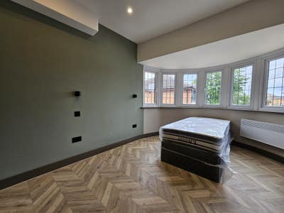 DSS - Studio Flat Available Surrey Spelthorne TW17 Main Photo