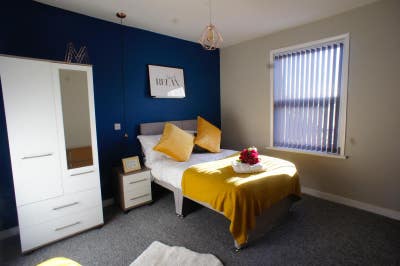 Stunning double room to rent, DY2 Main Photo
