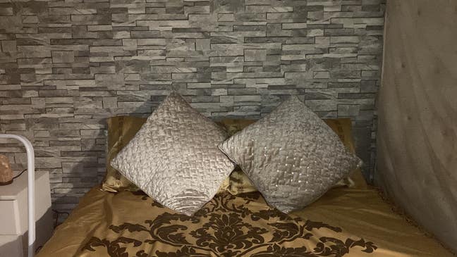 Double furnished room with Tv Main Photo