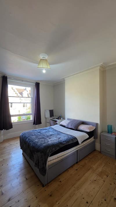 Double Room for Let in Clifton Main Photo
