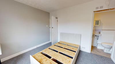 1 En-Suite Student Room in Bath! Main Photo