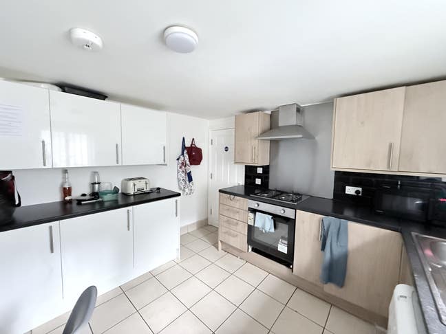 Spacious Double Rooms in SE14 – Bills Inc. Main Photo