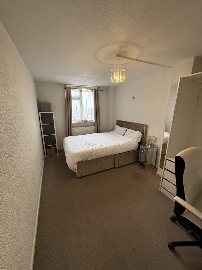 🏠Spacious Room In Ashton- BILLS INC 💵  Main Photo