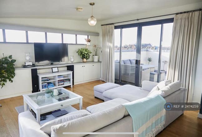 Double Room in Sociable Penthouse Apartment Main Photo