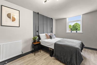 Modern All-Inclusive Rooms & Studios – Woods Lane Main Photo
