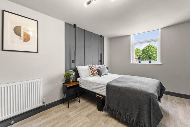 Modern All-Inclusive Rooms & Studios – Woods Lane Main Photo
