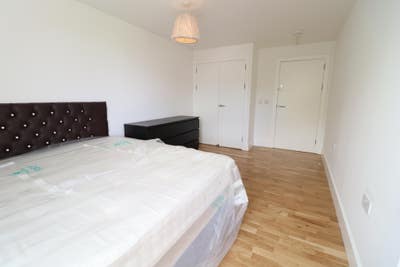 ✨ Modern Rooms +Balcony – Near Canary Wharf Main Photo