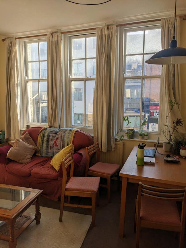 Short term only - big double room in homely flat  Main Photo
