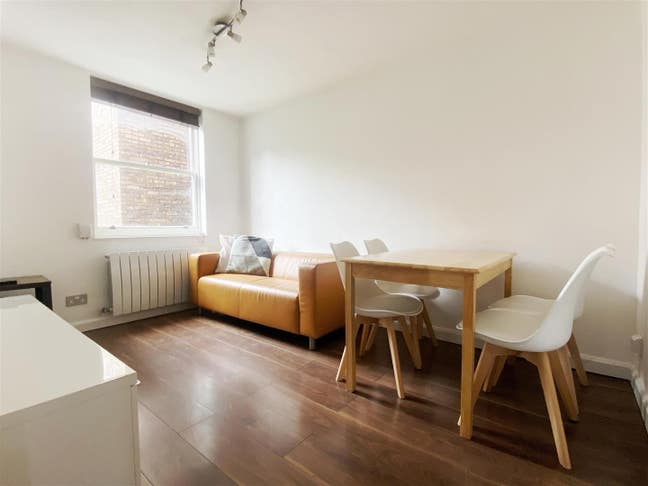 Spacious 3-Bed Flat Near Oxford Circus Main Photo