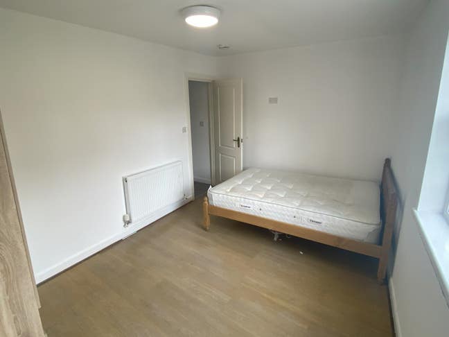 1x Bed Flat - St Marks Road, BS5 Main Photo