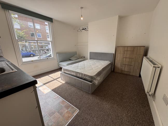 Town Centre Studio Apartment  Main Photo