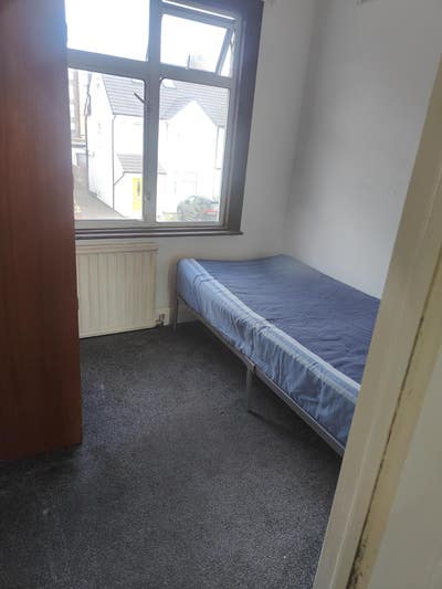 Single Room Main Photo