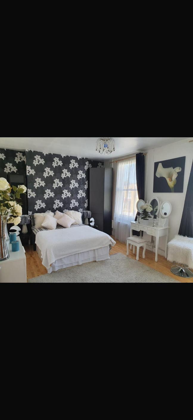 Bright and large double room in a quiet house Main Photo