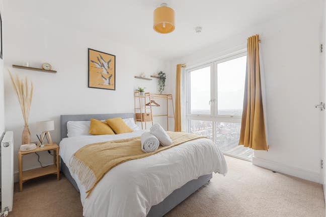 Modern, Spacious 2-Bed 2-Bath Apartment in Harrow Main Photo