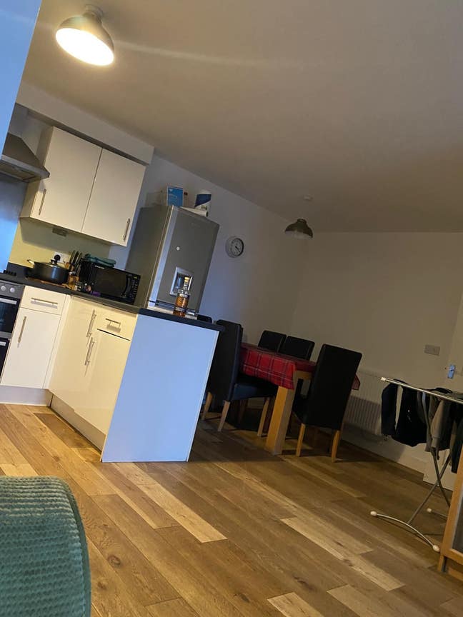 Flat to rent in Rm8  Main Photo