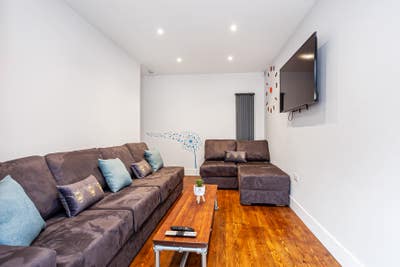 Double Rooms Available In Stunning House Main Photo