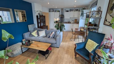 Spacious double close to North Greenwich tube Main Photo