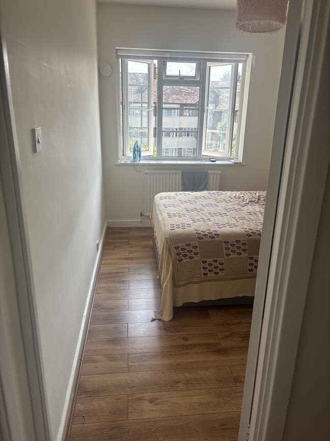 Double room in flat Main Photo
