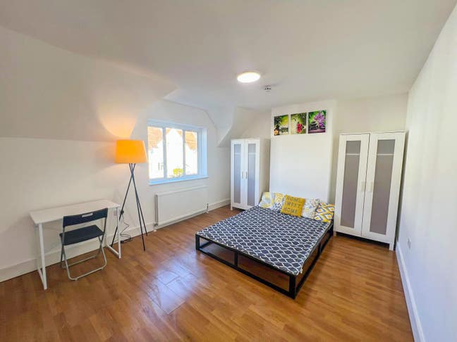 Spacious Double Room in Hendon–All Bills Included Main Photo