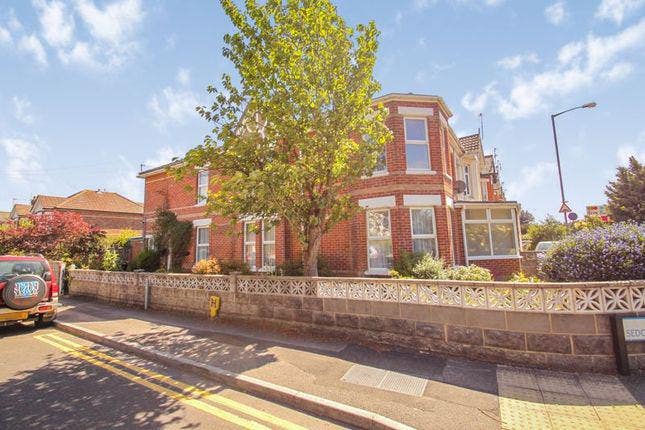 Semi-detached house to rent in Talbot Road Main Photo