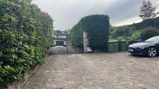 Long-Term & Short-Term for Rent in Cobham Main Photo