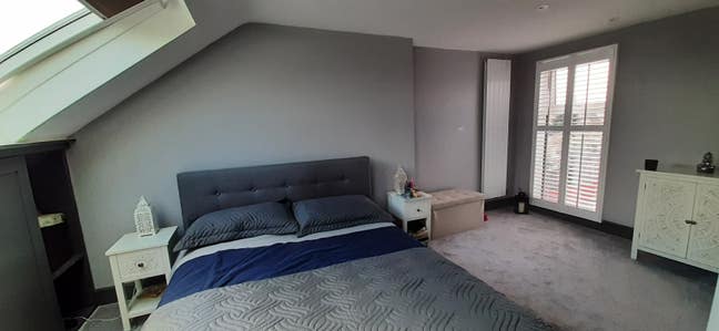 Spacious and light loft room, private bathroom Main Photo