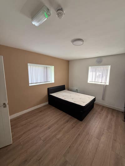 Fully Furnished Ensuite Rooms in West Bromwich – I Main Photo