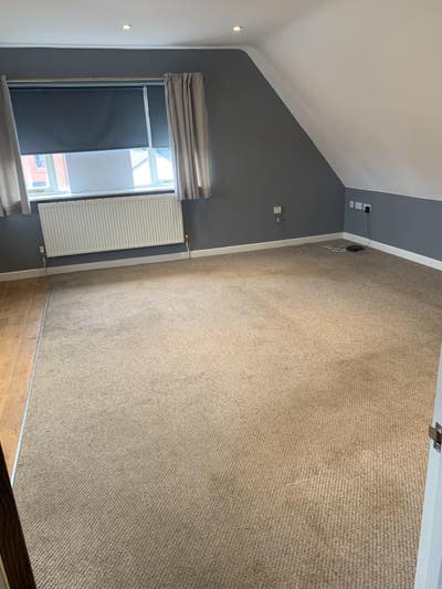 First floor three bed apartment to let Main Photo