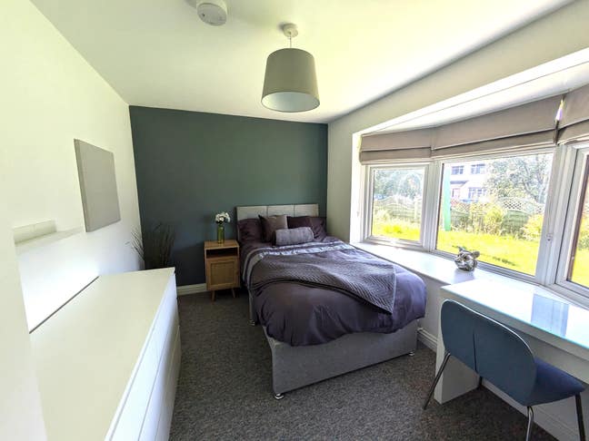 Double Room - own off suite bathroom  Main Photo