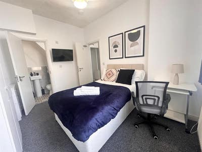 Modern fully furnished room Lebanon st Burnley Main Photo