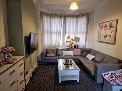 Beautiful  Home. Convenient.5mins walk station Main Photo