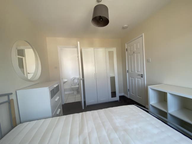 Stopsley/Wigmore - RoomsBySue Main Photo