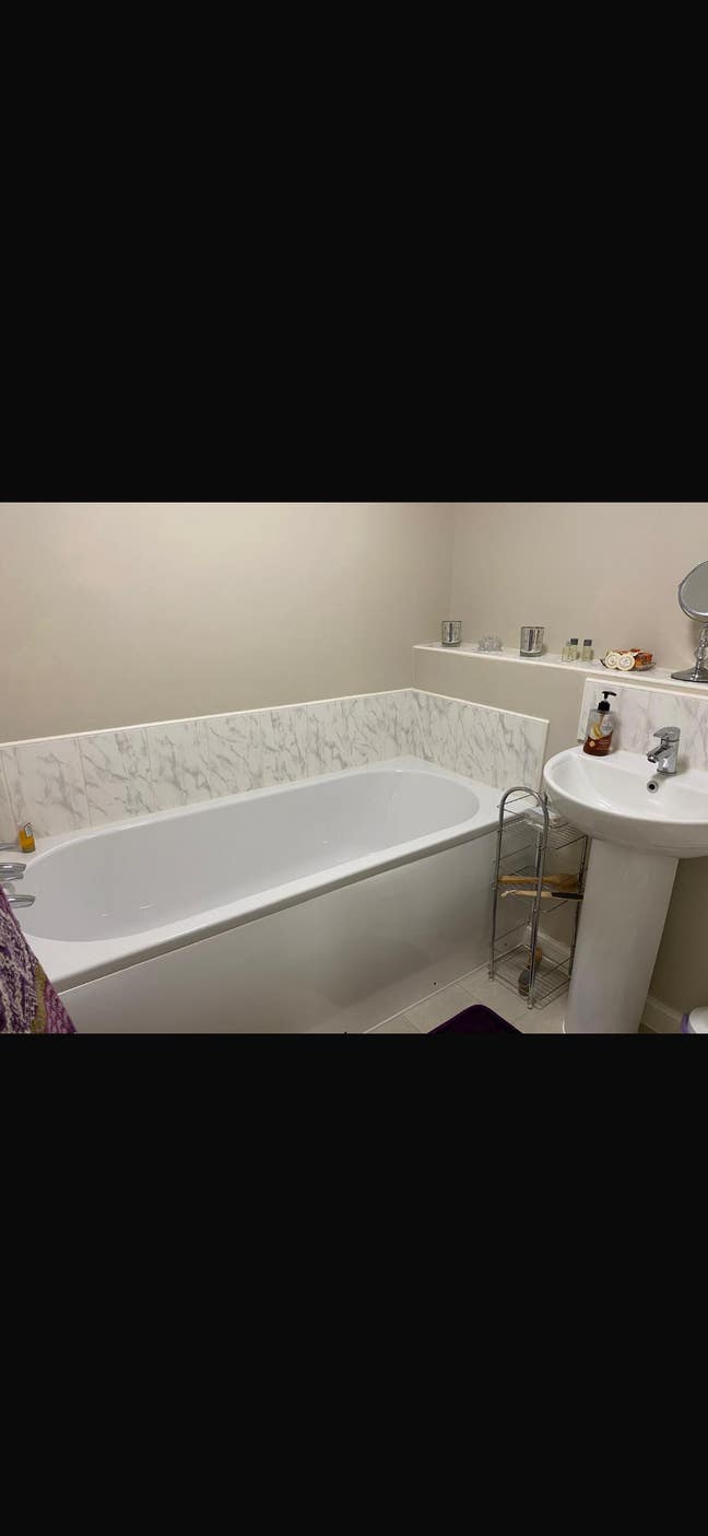 Double bedroom and private bathroom  Main Photo