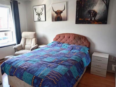  Large Double Room -Orton Goldhay-Couples Welcome Main Photo