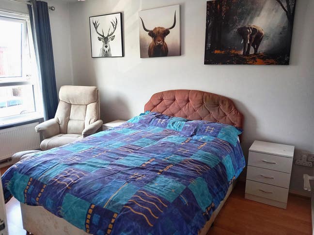 Large Double Room -Orton Goldhay-Couples Welcome Main Photo