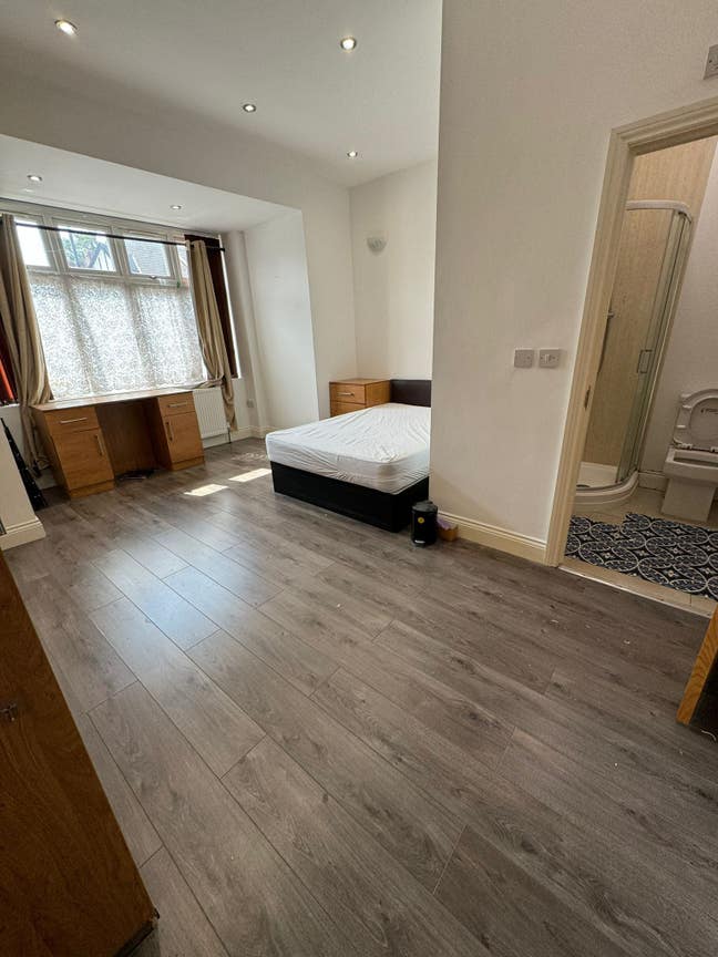 Comfy Ensuite+Double Rooms by Piccadilly(Heathrow) Main Photo