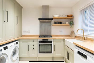 Big Rooms in Summertown New Modern House Main Photo