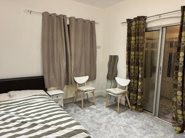 1 double rooms available in Patchway.  Main Photo