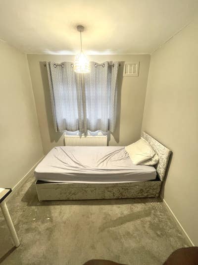 Single Bedroom  &pound;500 -&pound;550  Main Photo