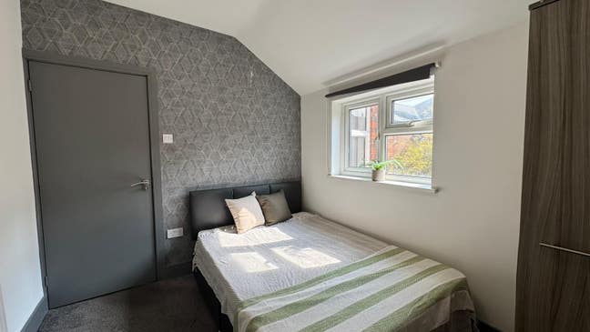 A Beautiful and Fully Renovated 4 Bedroom House Main Photo