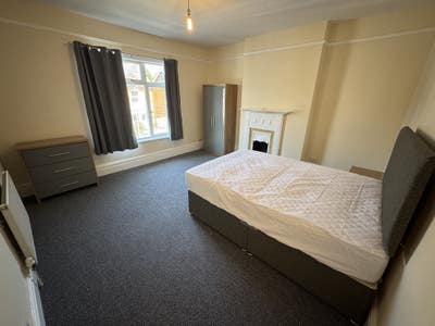 Spacious Rooms Available for Single Occupancy Main Photo