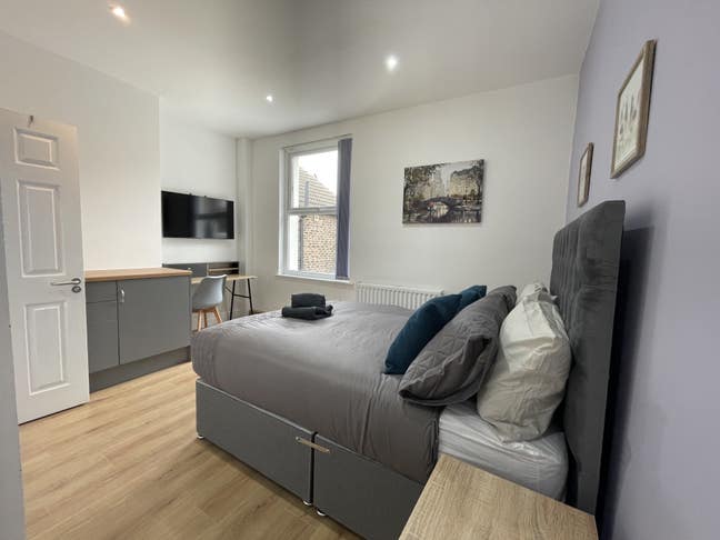 Charming Double en-suite!!! Main Photo