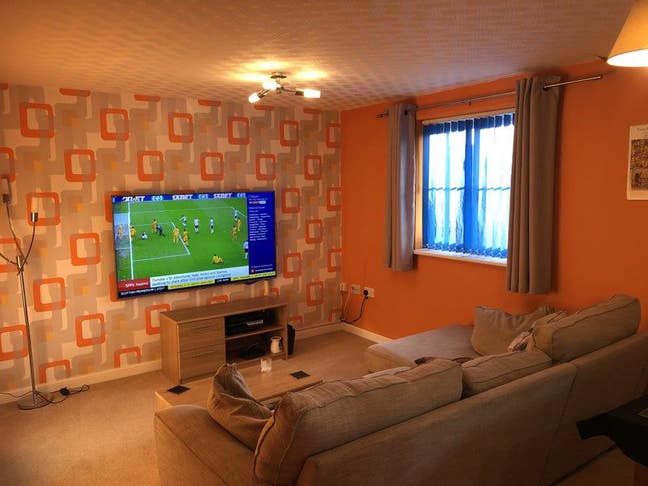 Fantastic Double Ensuite Room (bills incl) - LS10  Main Photo
