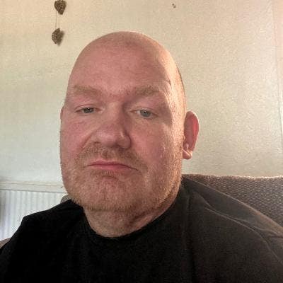 Professional Male seeks a double room Main Photo