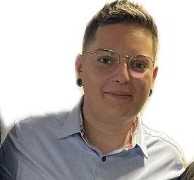I am a professional female aged 31. I am look... Main Photo