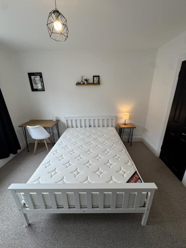New property  with double ensuite rooms  bills Inc Main Photo