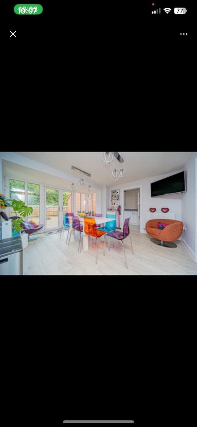 Large Room and Small  Room in Large 4 Bed House Main Photo