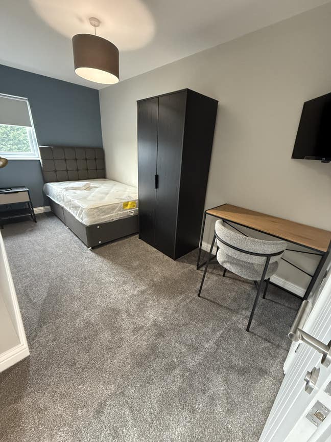 Brand New Refurb - High End, High Spec Derby Room  Main Photo
